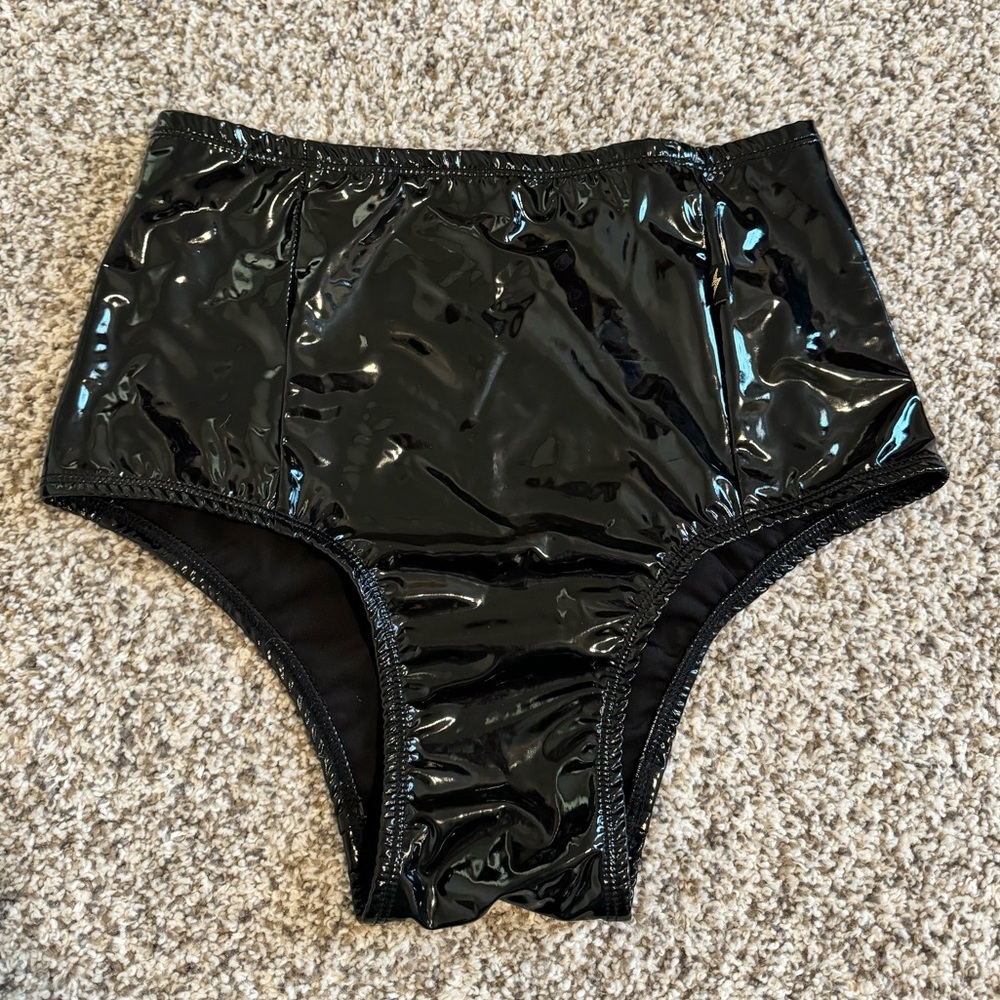 Cleo the Hurricane Pole Shorts - Patent Pleather - M